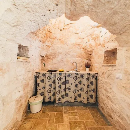 Helloapulia - Trulli Tra Pietre Full * Ceglie Messapica